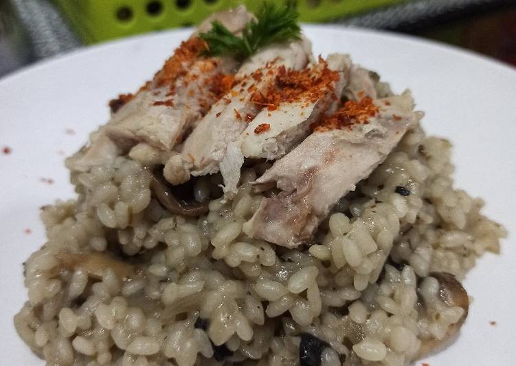 Risotto with chicken and mushroom