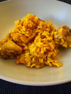 Una foto de Arroz con pollo al curry