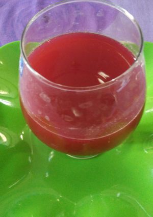 A picture of Pomegranate juice🍹.