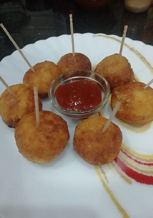 A picture of Poha Potato balls.