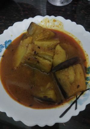 A picture of Aloo Baigan ki khatta sabzi.