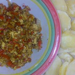A picture of Potato and egg sauce.