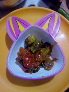 எண்ணெய் கத்தரி பிரட்டல் (Ennai kathari pirattal recipe in tamil) செய்முறை முக்கிய புகைப்படம்