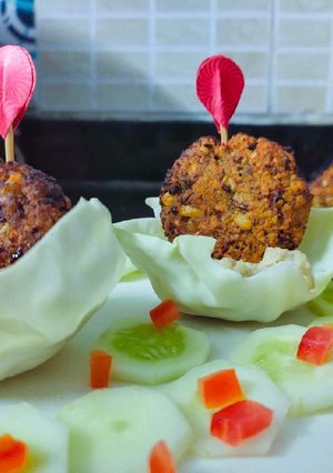 A picture of Mix sprouts falafel.