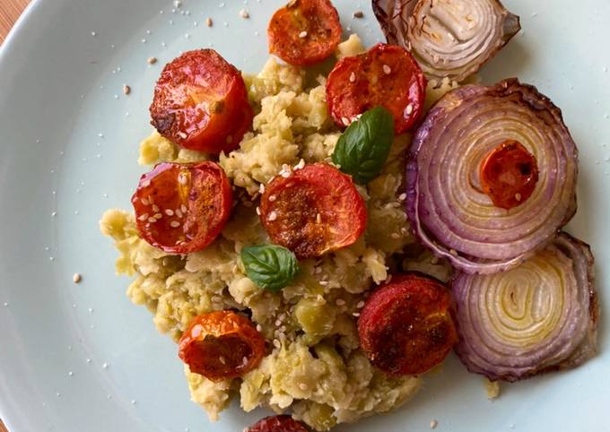 Il modo più semplice a Preparare Qualsiasi notte della settimana Piselli spezzati, cipolle arrosto e pomodorini confit