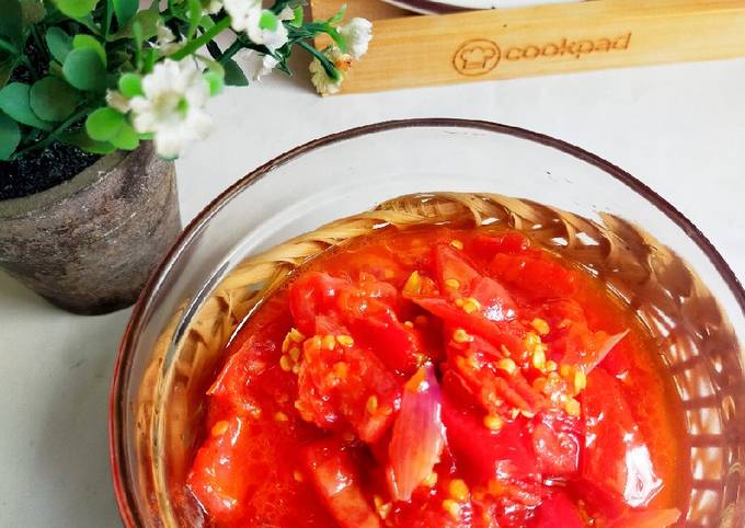 Resep Sambal Tomat Serba Mentah yang Bikin Ngiler