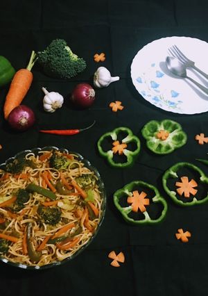 A picture of Veg Chow Mein / Chinese Noodles.