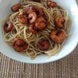 Pasta en salsa de soya y camarones