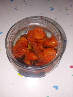 Una foto de Tomates cherries confitados
