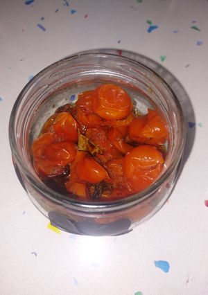 Una foto de Tomates cherries confitados