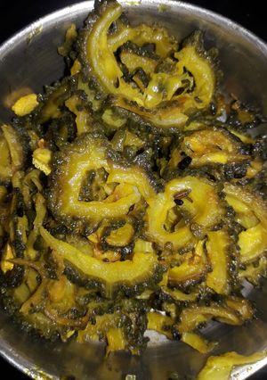 A picture of Khatta karela.