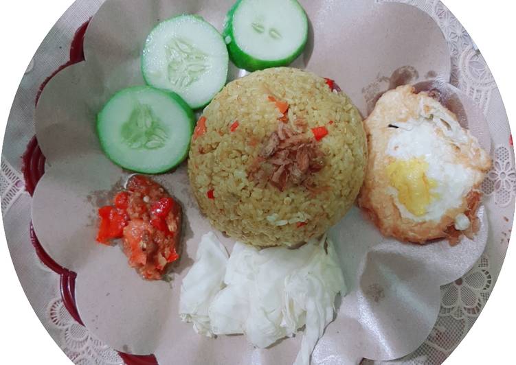 Cara Gampang Menyiapkan Nasi Goreng Kuning yang Lezat Sekali