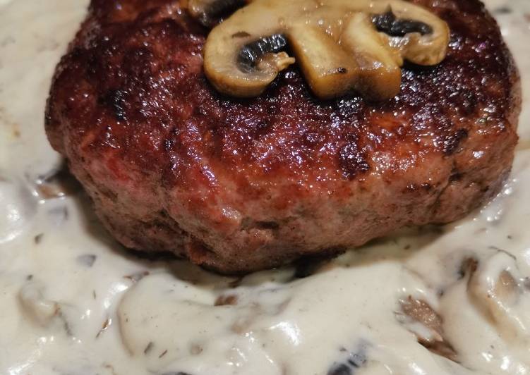 Burger de buey en salsa de champiñones a los 3 quesos #keto