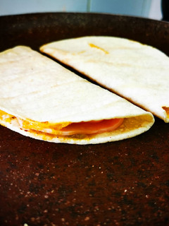 Una foto de Quesadilla de Jamón y sofrito