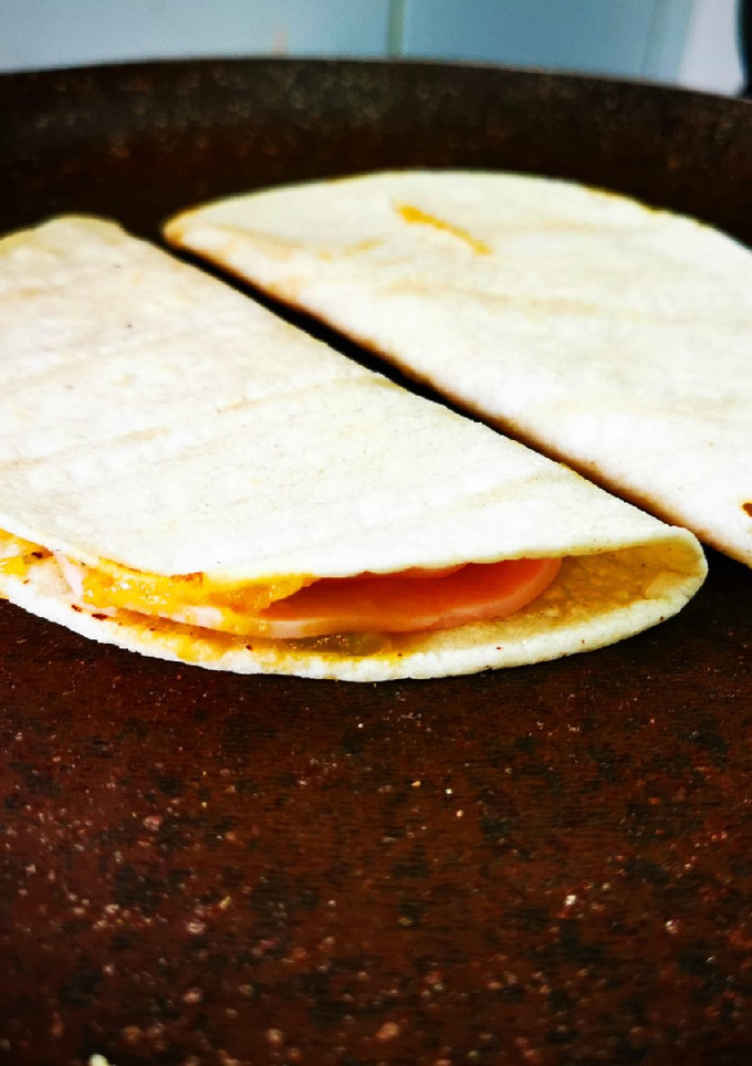 Una foto de Quesadilla de Jamón y sofrito
