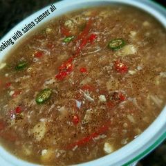 A picture of Hot n sour soup.