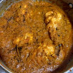 A picture of Chicken legs masala.