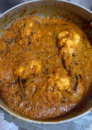 A picture of Chicken legs masala.