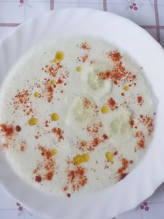 Una foto de Crema de pepino con manzana y yogur