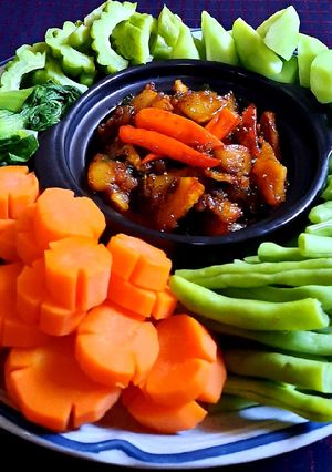 Hình của món Kho quẹt tóp mỡ.