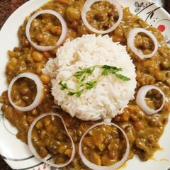A picture of Maa ki daal.