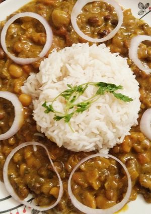 A picture of Maa ki daal.