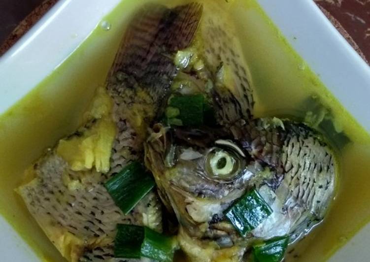 Bagaimana Menyiapkan Ikan Kuah Kuning Anti Gagal