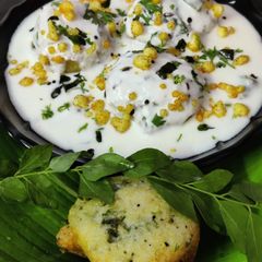 A picture of South Indian Thayir Vadai.