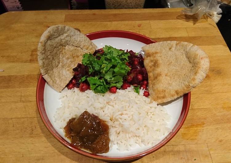 Beetroot and chickpea coconut curry