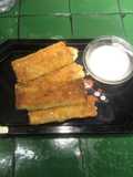 Rollitos de queso empanizados  ©