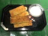 Rollitos de queso empanizados  ©