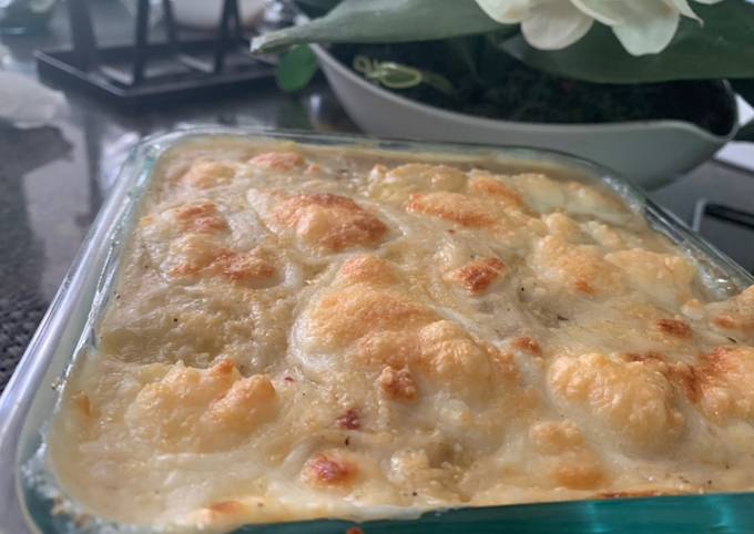 Recipe of Ultimate Egg and potatoes gratin🥔🥚🧀🥘