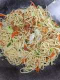 Mie goreng hajatan dengan bumbu jahe & pala