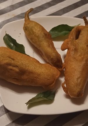 A picture of Mirch Pakoras.