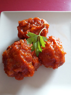 Una foto de Albóndigas con tomate