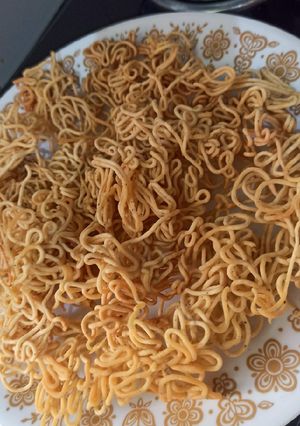 બેસન ની સેવ (Besan Sev Recipe in Gujarati) રેસીપી મુખ્ય ફોટો