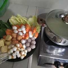 Steamboat kuah kaldu ayam রেসিপির প্রধান ছবি