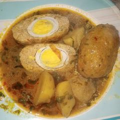 A picture of Nargisi Kofta with Alu.