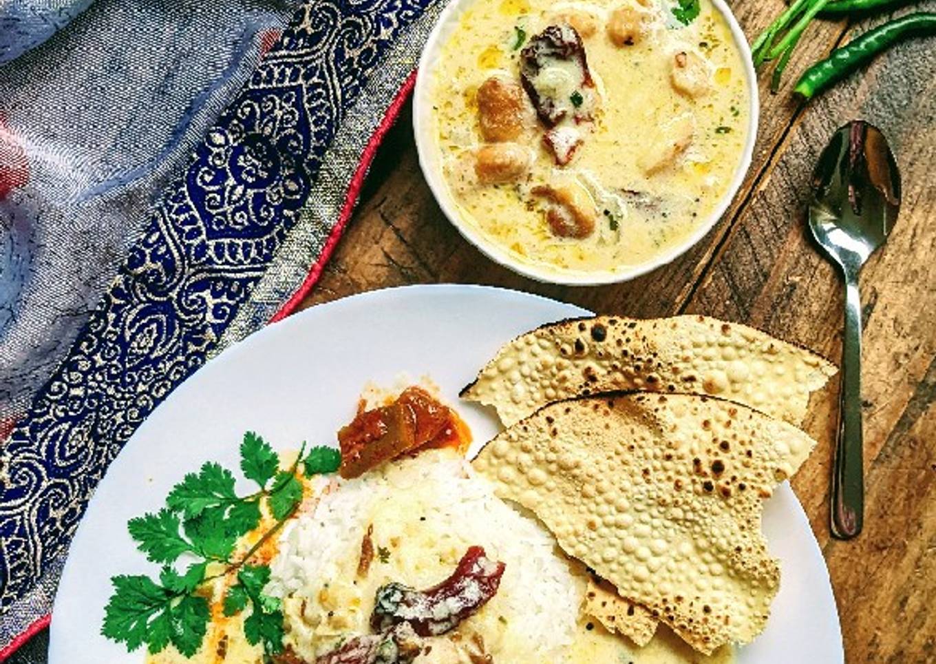 Gola bhaji kadhi