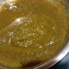 A picture of Green chutney.