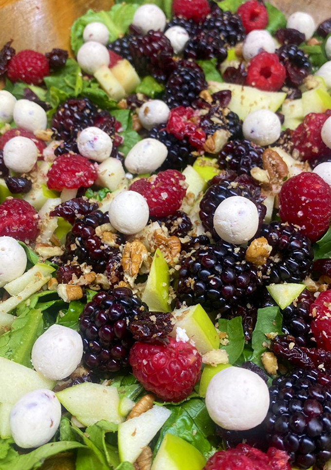 Una foto de Berry’s Salad