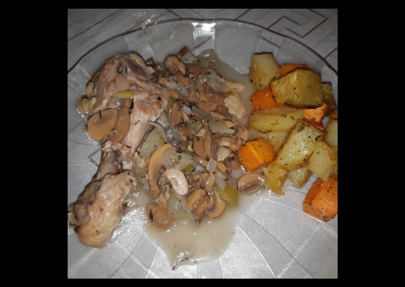 Pollo al Vino con Cubos de papa y calabaza al horno