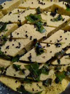 खमन ढोकला (khaman dhokla recipe in Hindi) रेसिपी मुख्य फोटो