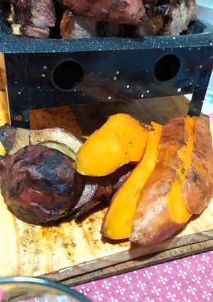 Una foto de Boniato y Batata agridulce a la braza