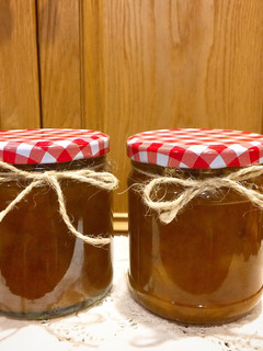 A picture of Peach Jam.