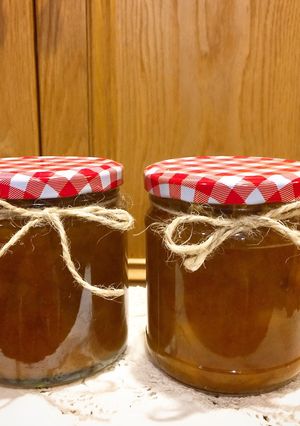 A picture of Peach Jam.