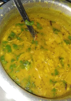 દાલ ઢોકળી (Dal Dhokli Recipe In Gujarati) રેસીપી મુખ્ય ફોટો