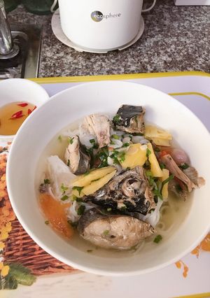 Hình của món Đầu cổ cá nấu ngót.