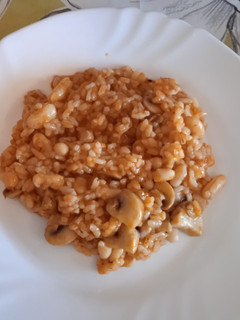 Una foto de Arroz con habichuelas y champiñones al jengibre😜😋