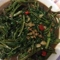 A picture of Cah kangkung simple.